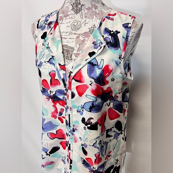 SANCTUARY White with red abstract floral design sleeveless top size M. - Picture 3 of 12